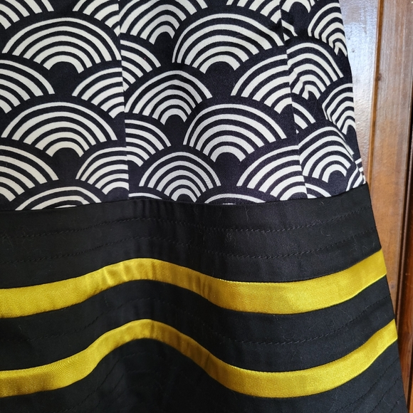 Navy and Gold Formal Dress - Picture 3 of 4